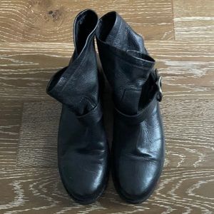 Frye Moto boots size 8 black perfect condition